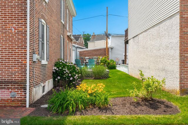 412 RHOADS AVE, Boyertown, PA 19512