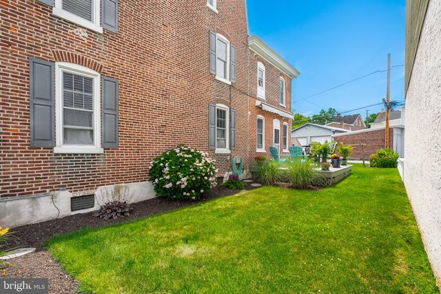 412 RHOADS AVE, Boyertown, PA 19512