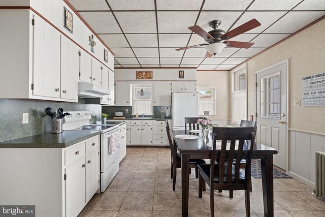 412 RHOADS AVE, Boyertown, PA 19512