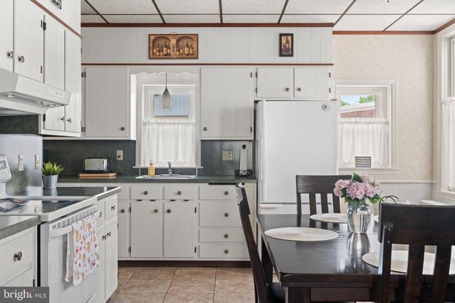 412 RHOADS AVE, Boyertown, PA 19512