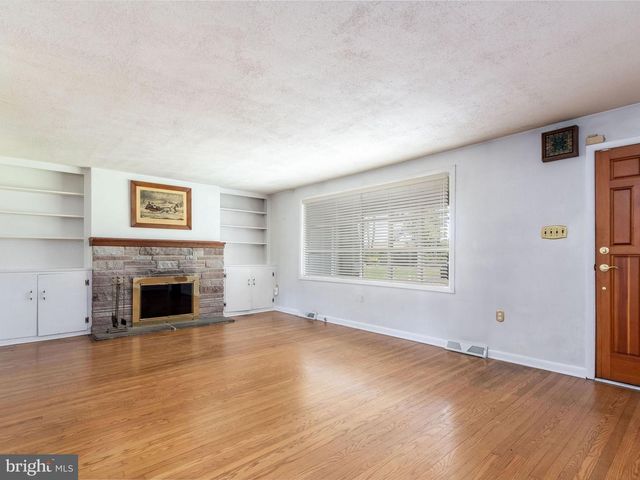 1104 ALMSHOUSE RD, Ivyland, PA 18974