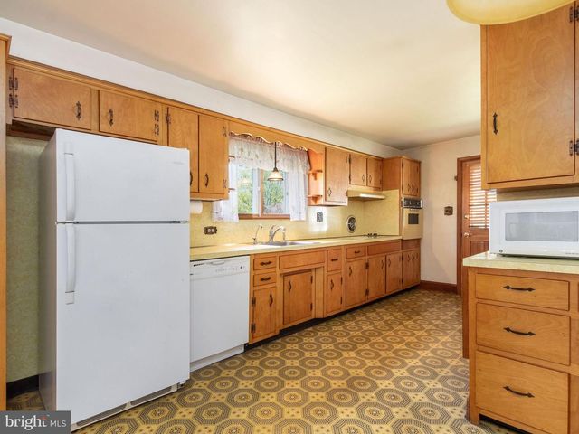 1104 ALMSHOUSE RD, Ivyland, PA 18974