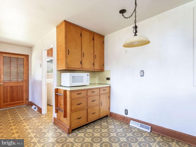 1104 ALMSHOUSE RD, Ivyland, PA 18974