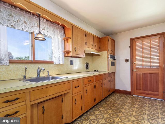 1104 ALMSHOUSE RD, Ivyland, PA 18974