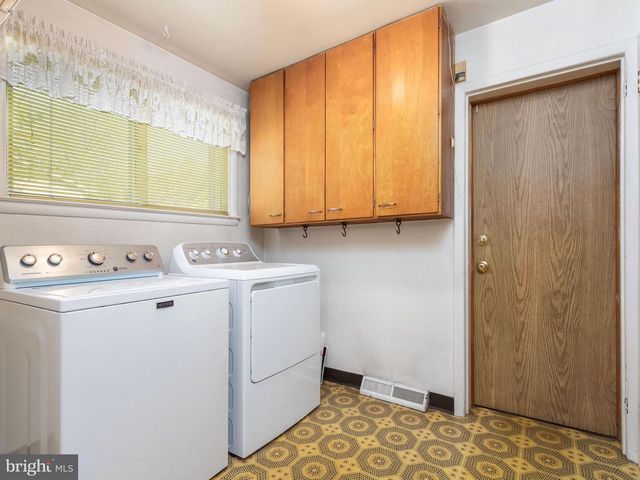 1104 ALMSHOUSE RD, Ivyland, PA 18974