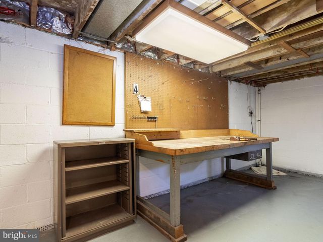 1104 ALMSHOUSE RD, Ivyland, PA 18974