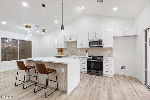 9512 Eagle Valley Drive, Las Vegas, NV 89134