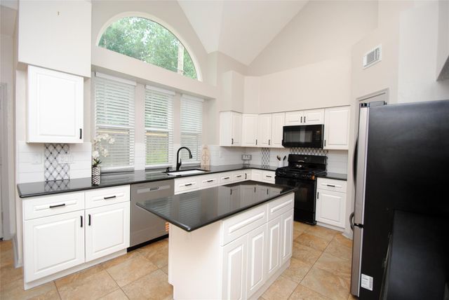 12427 Carlton Oaks Street, Tomball, TX 77377