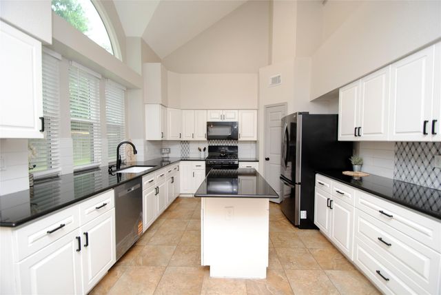 12427 Carlton Oaks Street, Tomball, TX 77377
