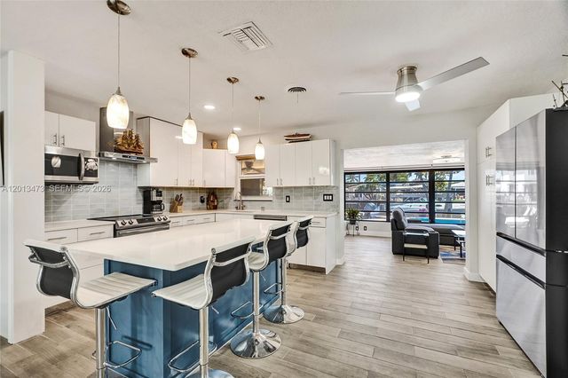 200 SE 3rd St, Pompano Beach, FL 33060