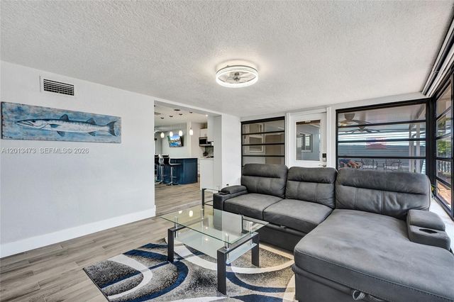 200 SE 3rd St, Pompano Beach, FL 33060