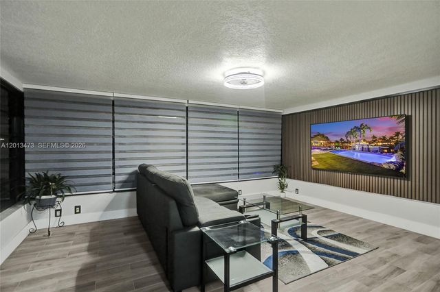 200 SE 3rd St, Pompano Beach, FL 33060