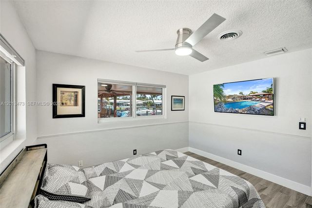 200 SE 3rd St, Pompano Beach, FL 33060