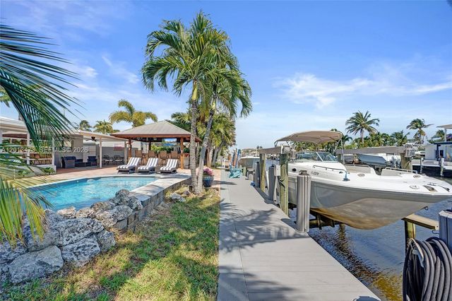 200 SE 3rd St, Pompano Beach, FL 33060