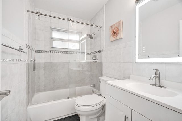 200 SE 3rd St, Pompano Beach, FL 33060