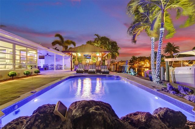200 SE 3rd St, Pompano Beach, FL 33060