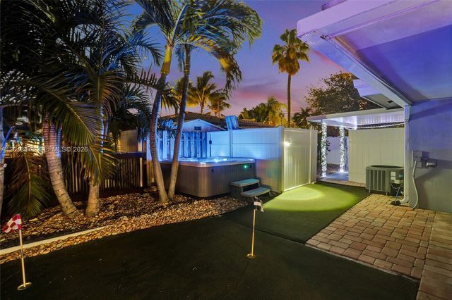 200 SE 3rd St, Pompano Beach, FL 33060