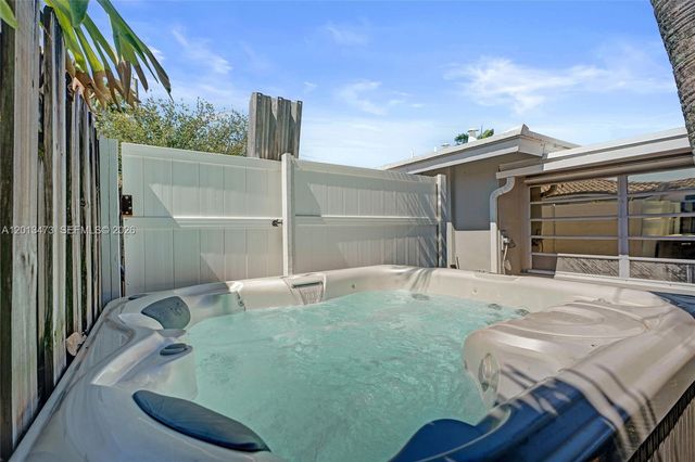 200 SE 3rd St, Pompano Beach, FL 33060