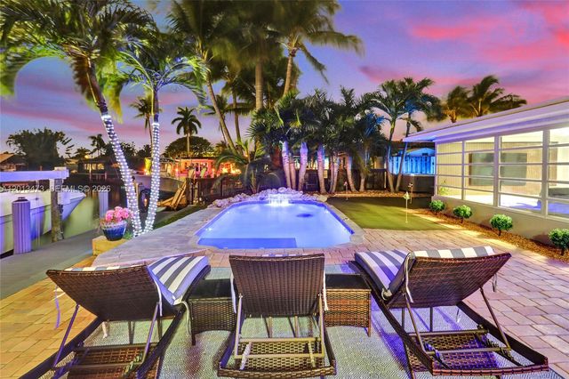 200 SE 3rd St, Pompano Beach, FL 33060