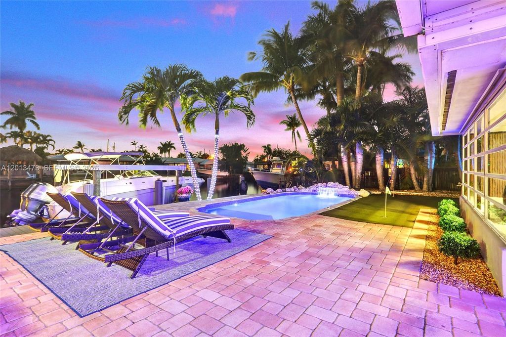200 SE 3rd St, Pompano Beach, FL 33060