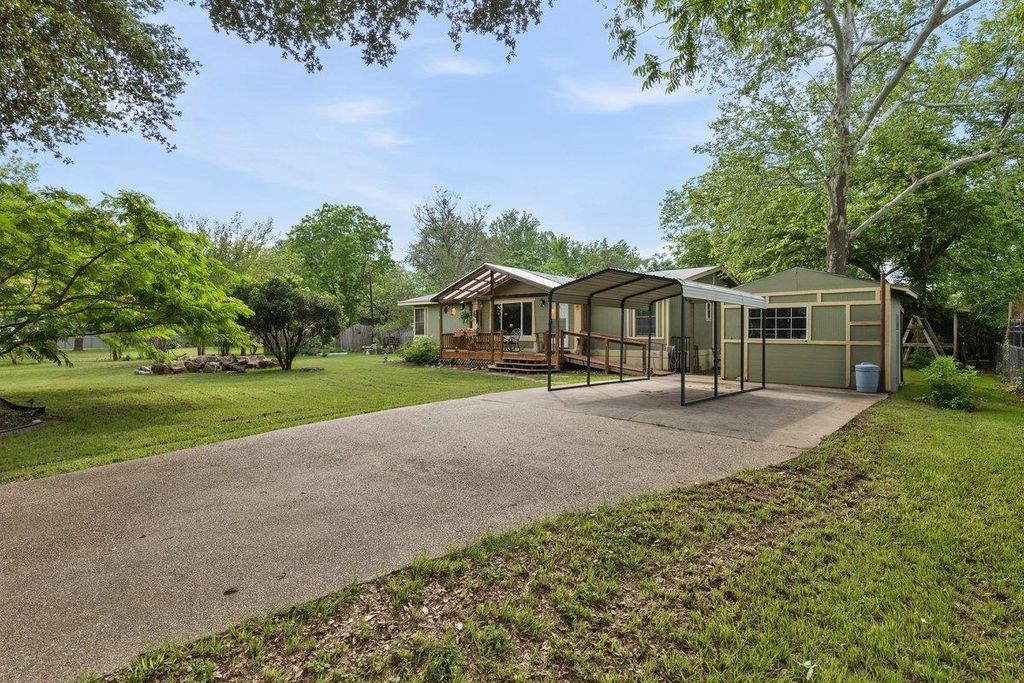3122 River RD, Cedar Creek, TX 78612
