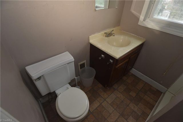 1045 Brookline Street, Winston-salem, NC 27107