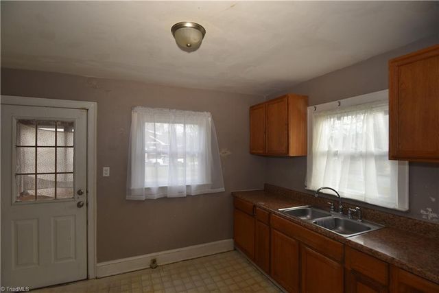 1045 Brookline Street, Winston-salem, NC 27107