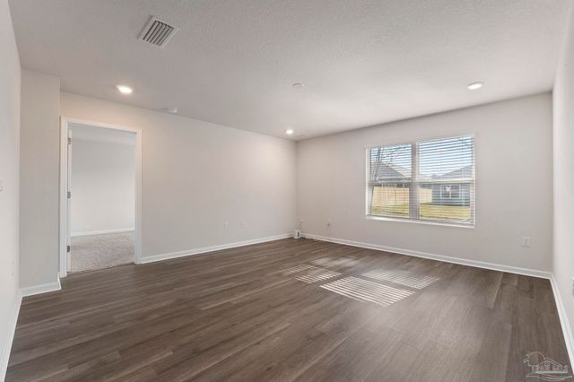 8669 Pathstone Blvd, Pensacola, FL 32526