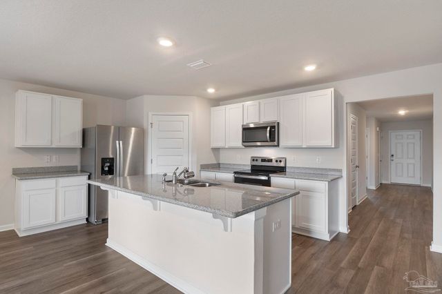 8669 Pathstone Blvd, Pensacola, FL 32526