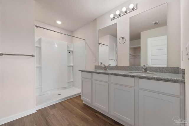 8669 Pathstone Blvd, Pensacola, FL 32526