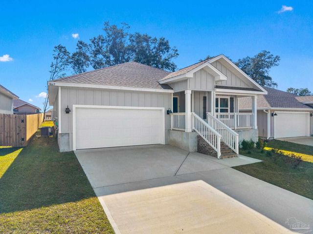 8669 Pathstone Blvd, Pensacola, FL 32526