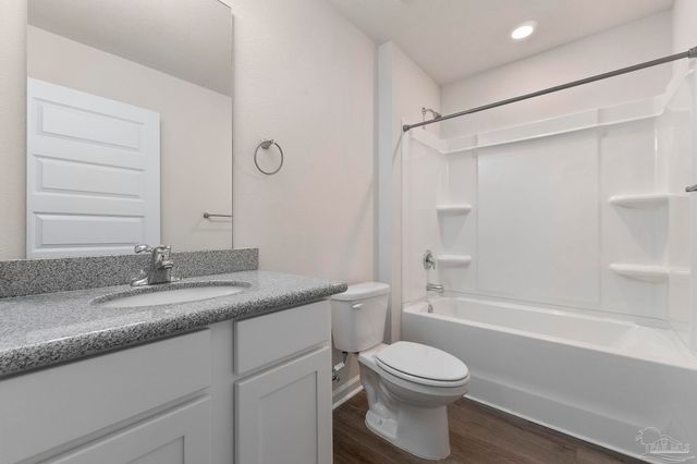 8669 Pathstone Blvd, Pensacola, FL 32526