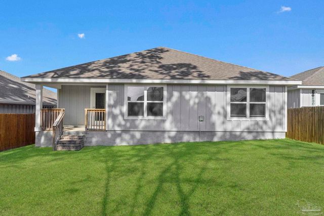 8669 Pathstone Blvd, Pensacola, FL 32526