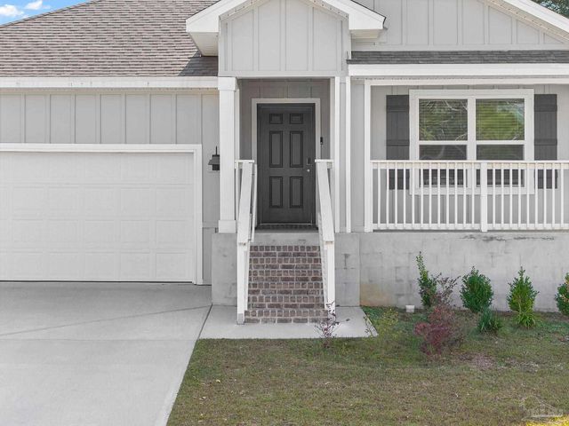 8669 Pathstone Blvd, Pensacola, FL 32526