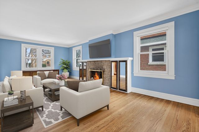 1820 S Prospect Avenue, Park Ridge, IL 60068