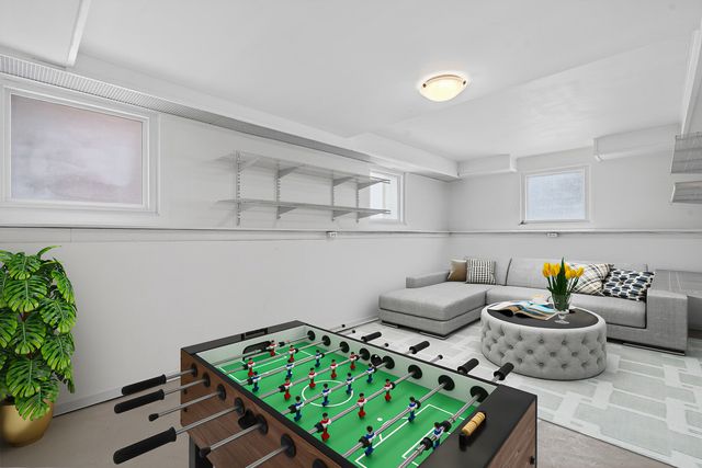 1820 S Prospect Avenue, Park Ridge, IL 60068