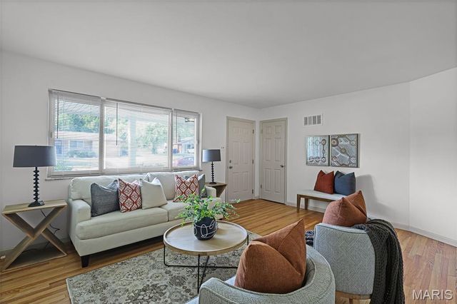 660 Herbst Drive, Florissant, MO 63031