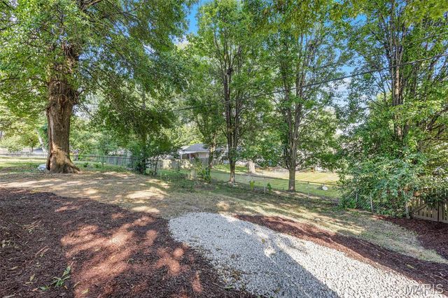 660 Herbst Drive, Florissant, MO 63031