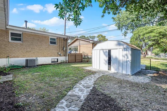 660 Herbst Drive, Florissant, MO 63031