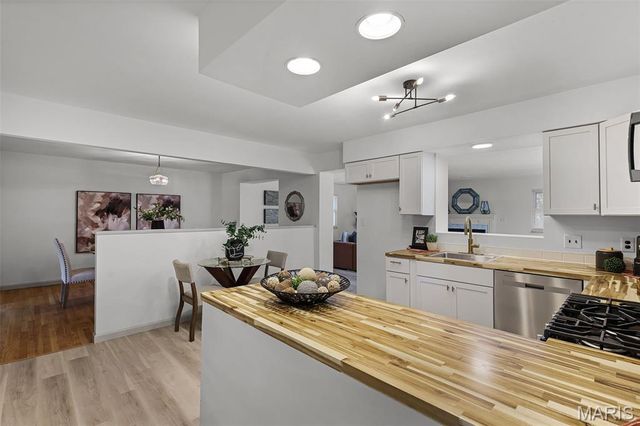 660 Herbst Drive, Florissant, MO 63031