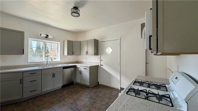 641 Garfield Street, Springdale Boro, PA 15144