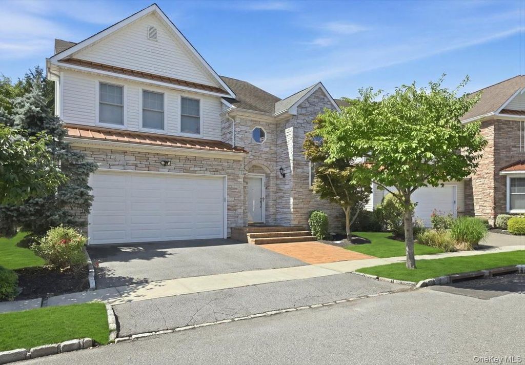 15 W Overlook, Port Washington, NY 11050 — exterior