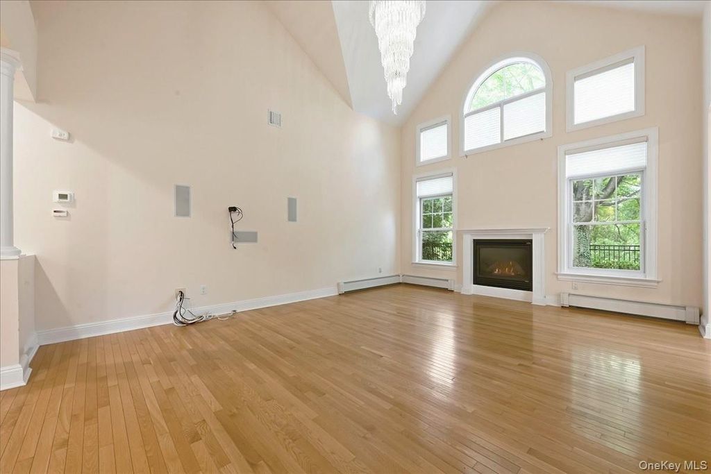 15 W Overlook, Port Washington, NY 11050 — photo 5