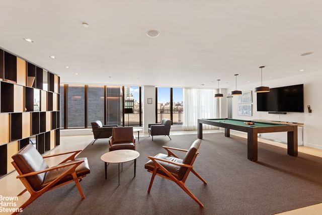 242 Broome St Apt 14D, New York City, NY 10002
