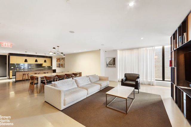 242 Broome St Apt 14D, New York City, NY 10002