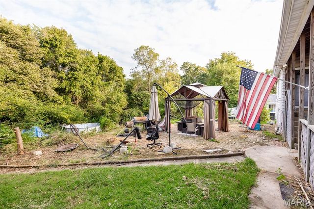 9958 South Road, Fairview Heights, IL 62208