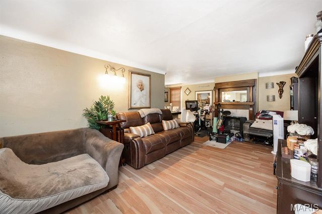 9958 South Road, Fairview Heights, IL 62208