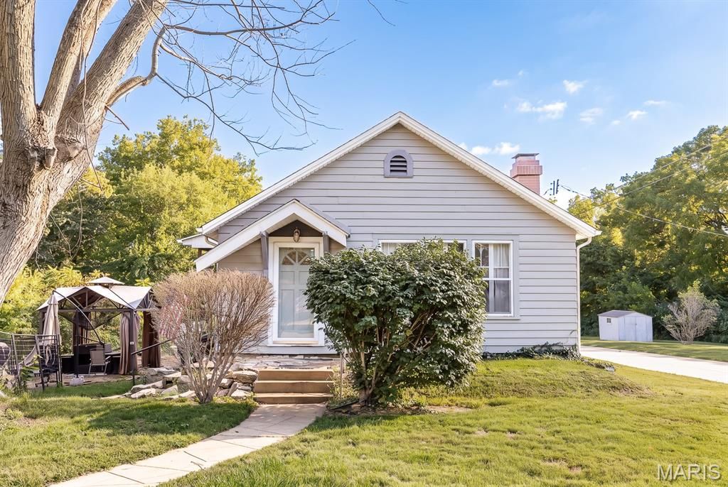 9958 South Road, Fairview Heights, IL 62208
