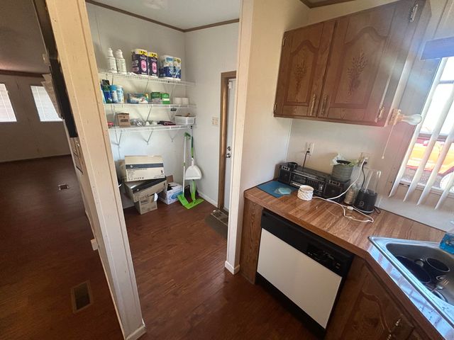 143 W State Highway 700, Whitley City, KY 42653