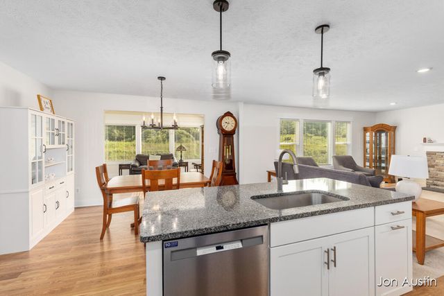 2929 E Morgan Trail, Rockford, MI 49341